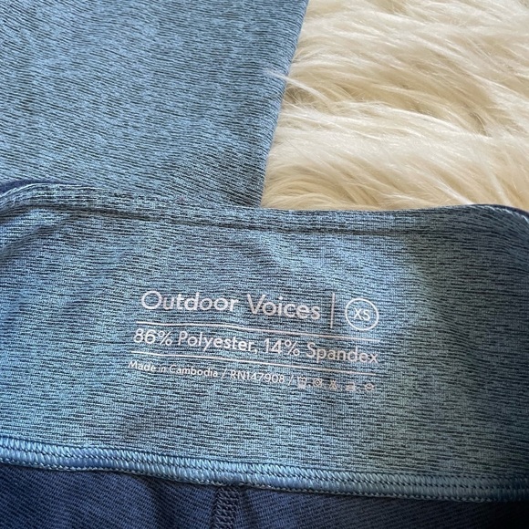 OUTDOOR VOICES 7/8 Blue Colorblock Leggings - Picture 3 of 4
